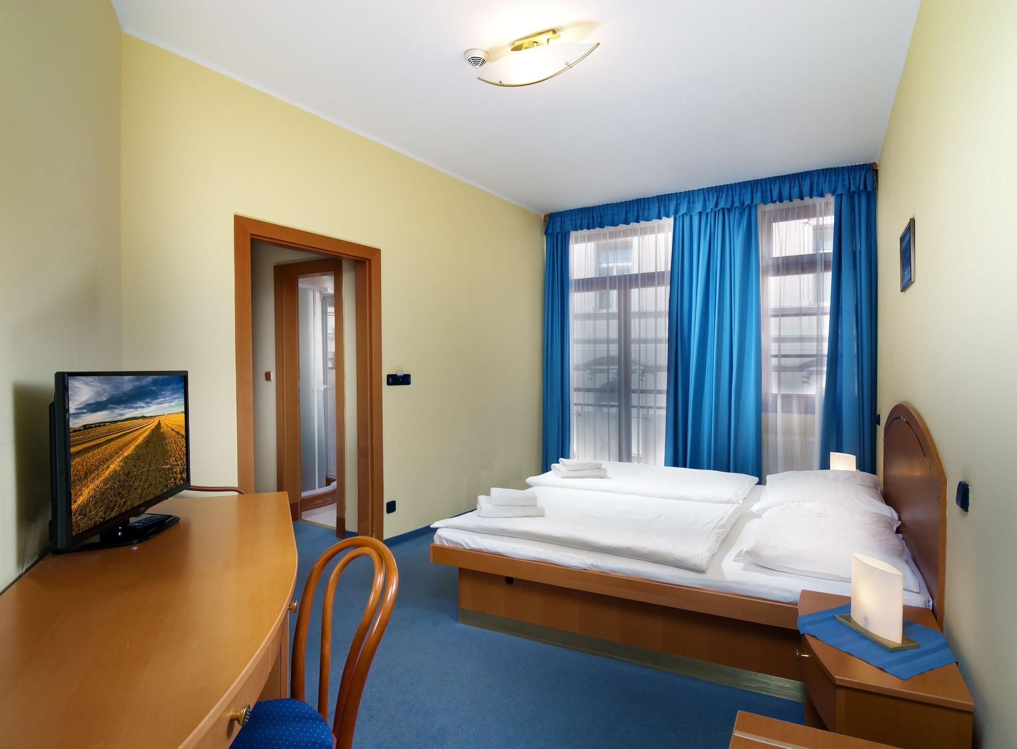 Hotel Ruze Karlovy Vary Kültér fotó