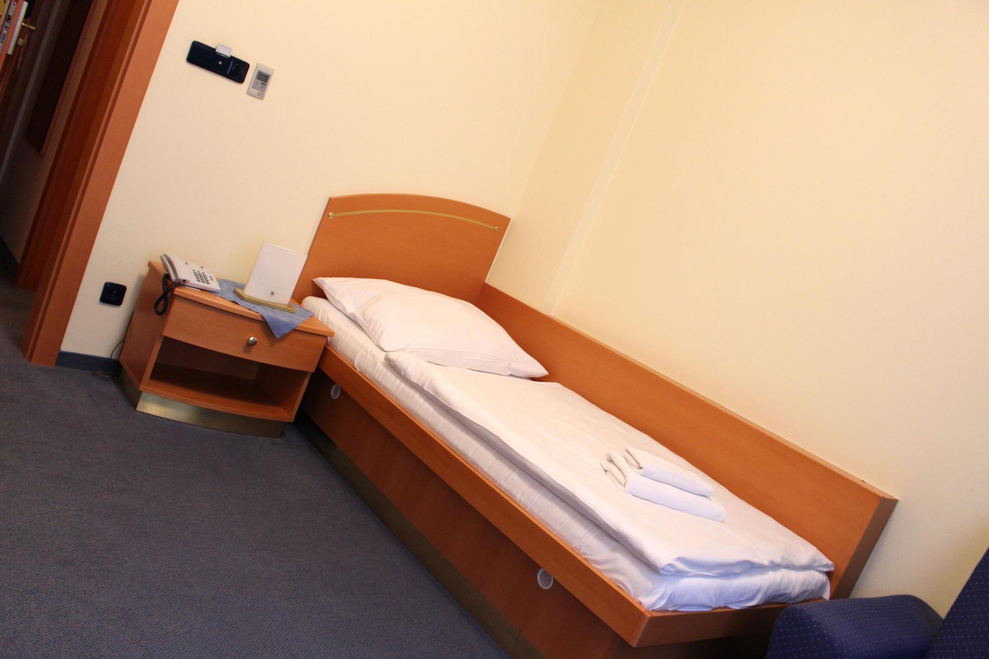 Hotel Ruze Karlovy Vary Kültér fotó