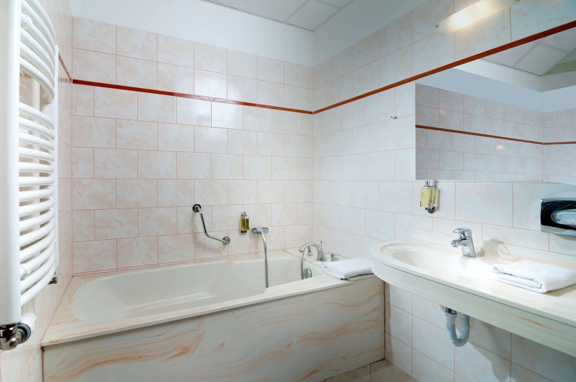 Hotel Ruze Karlovy Vary Kültér fotó