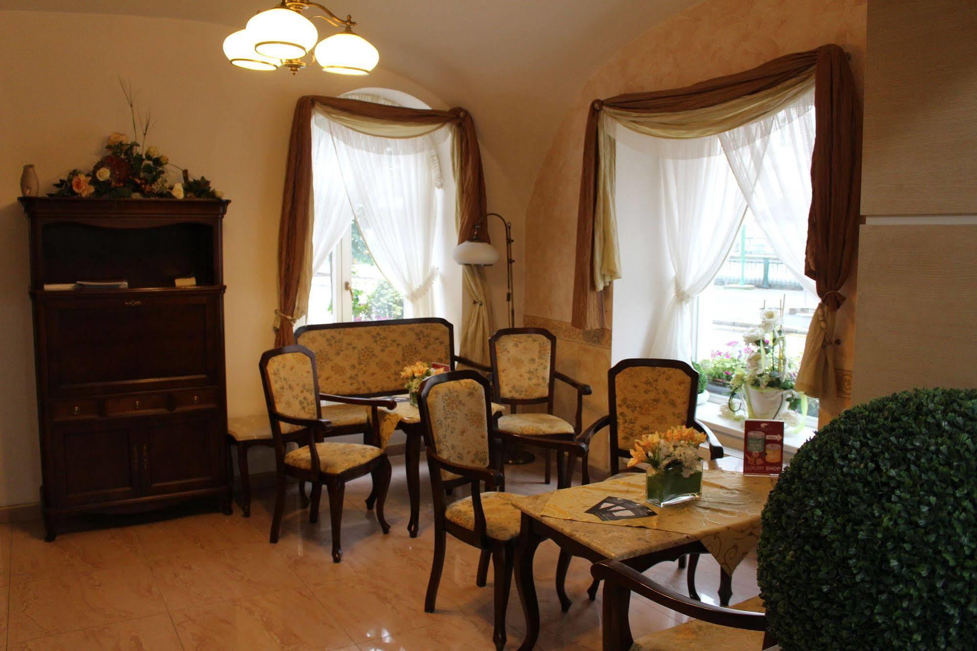 Hotel Ruze Karlovy Vary Kültér fotó