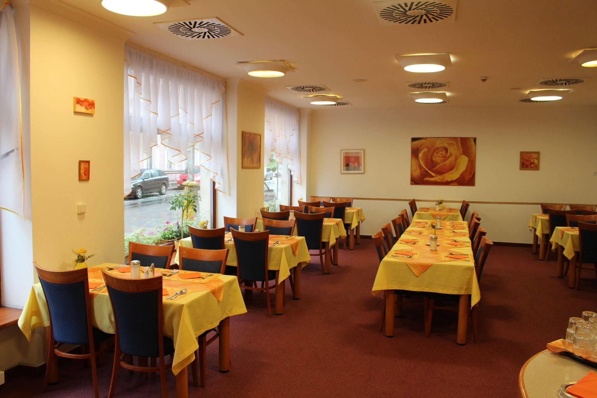 Hotel Ruze Karlovy Vary Kültér fotó